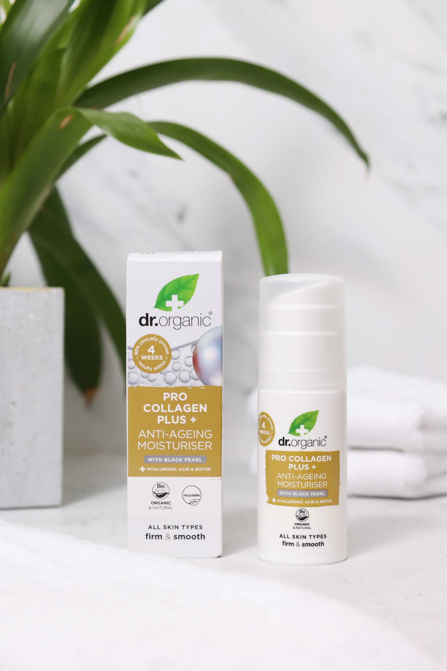Pro Collagen Anti-Ageing moisturiser with Black Pearl